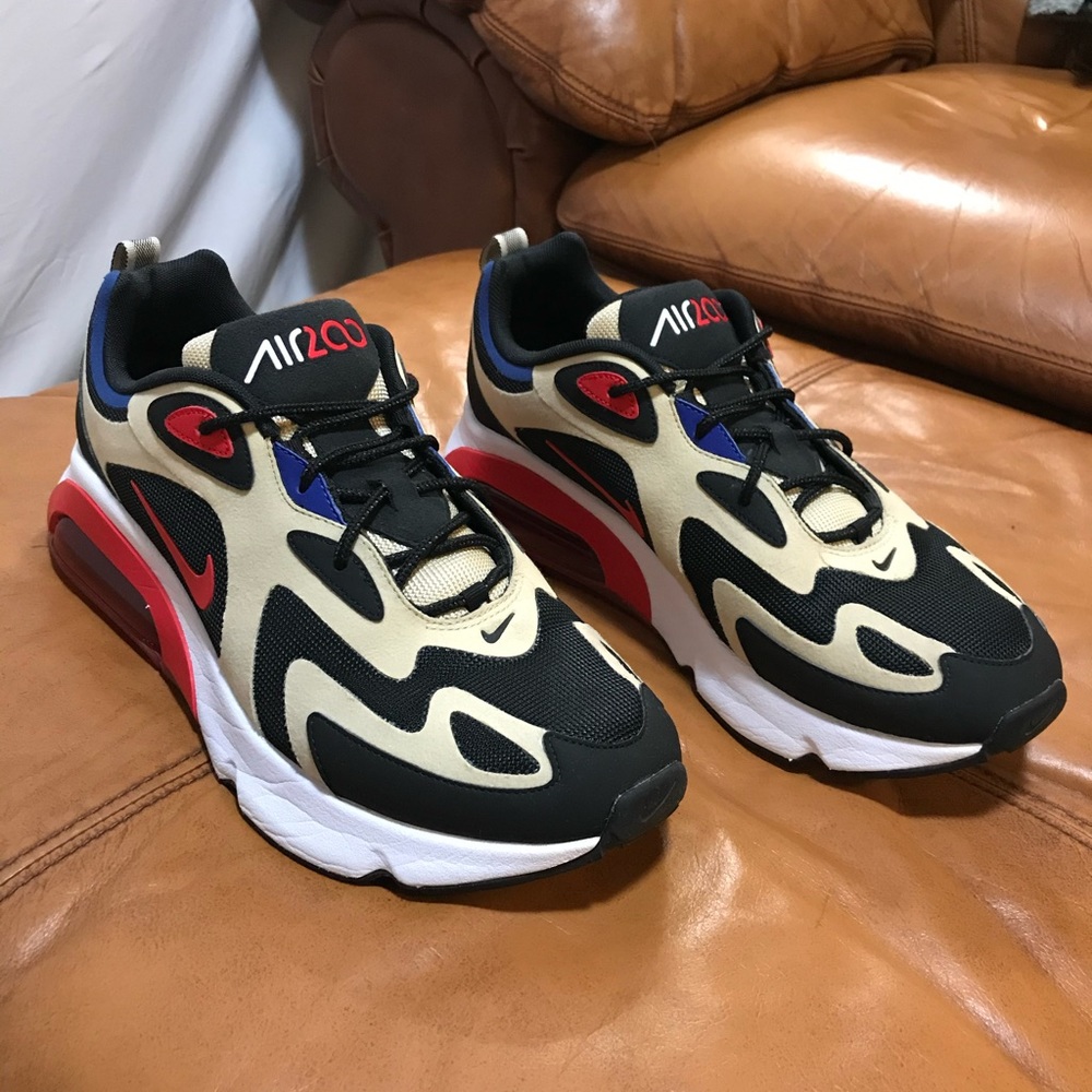 Men’s 11.5 Nike air 200